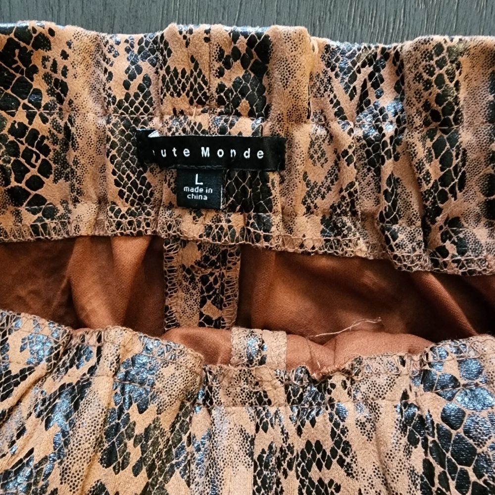 Haute Monde Skirt Faux Leather Snake Print Size Large NWT - Picture 3 of 8